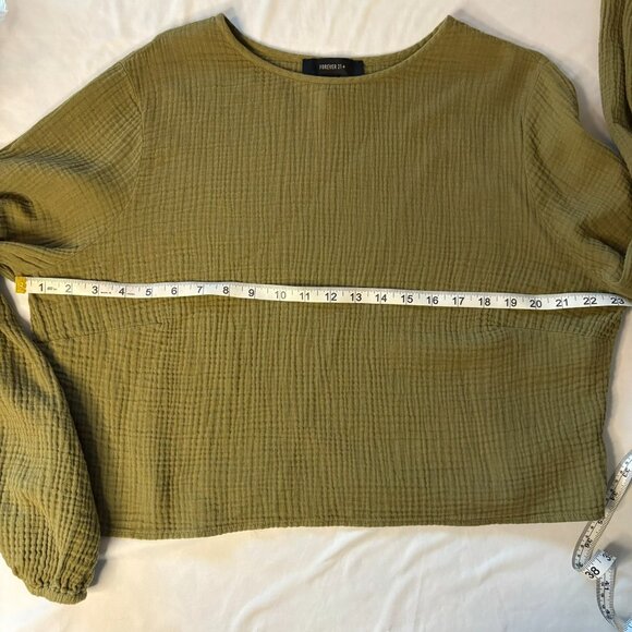 Forever 21 + Sage Green Gauze Long Sleeve Crew Neck Cropped Top Size 2X - Picture 2 of 6